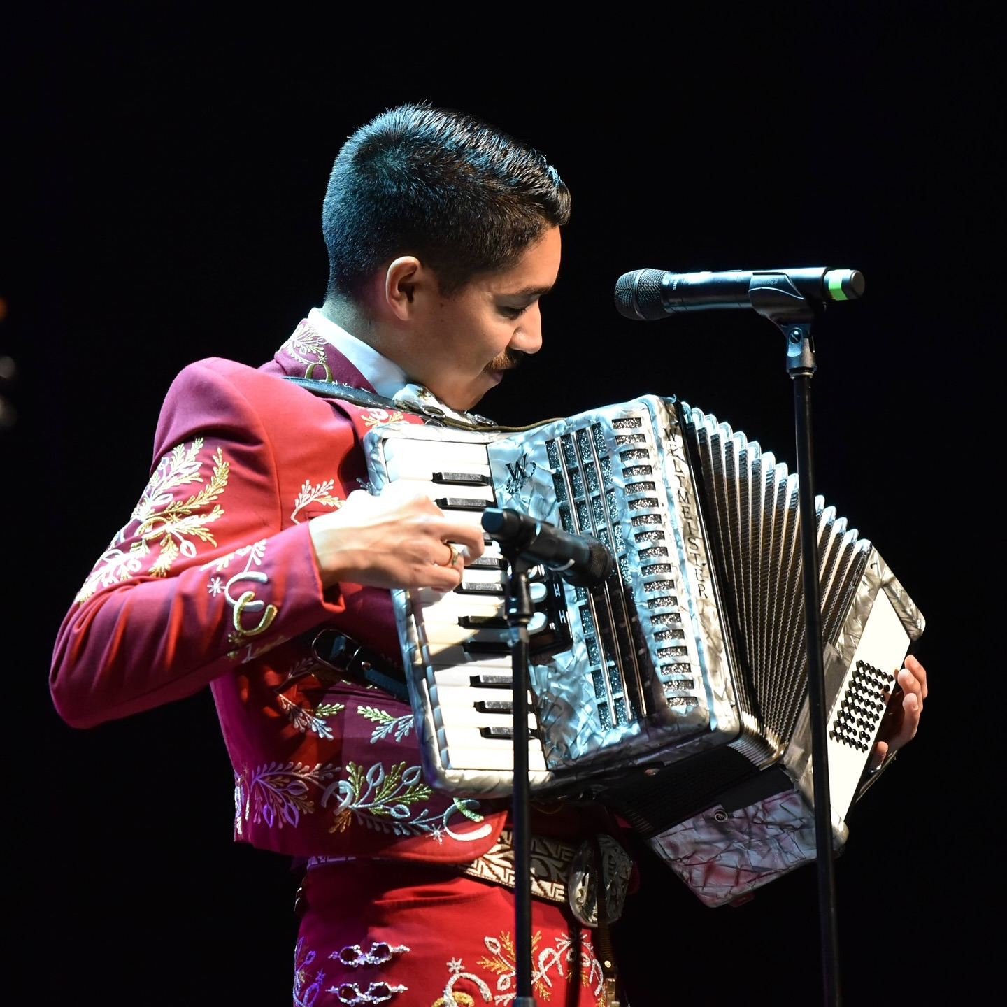 A Merry-Achi Christmas